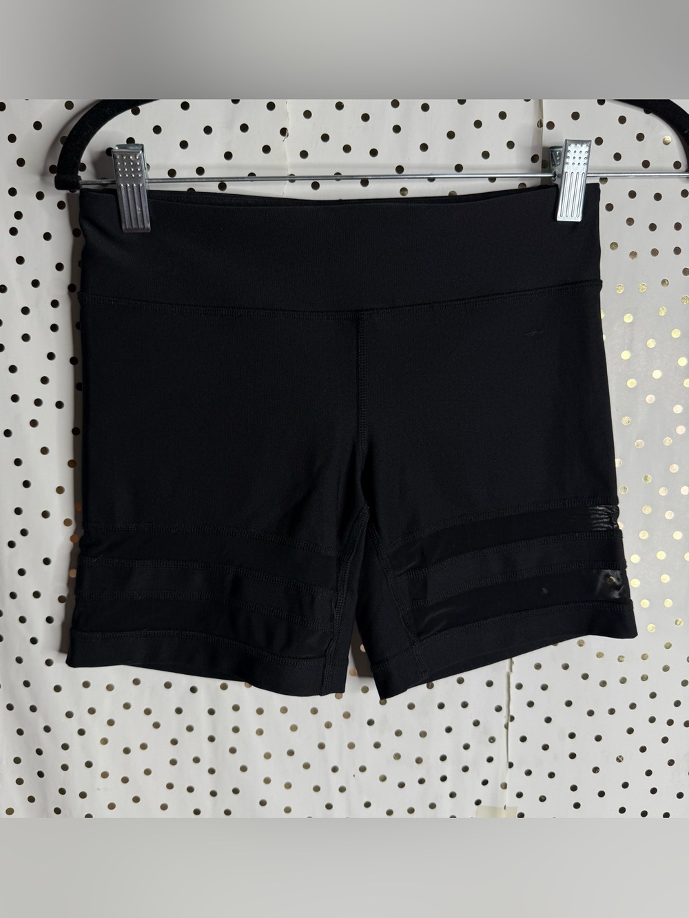 Alo Yoga Black Women's Black Shorts